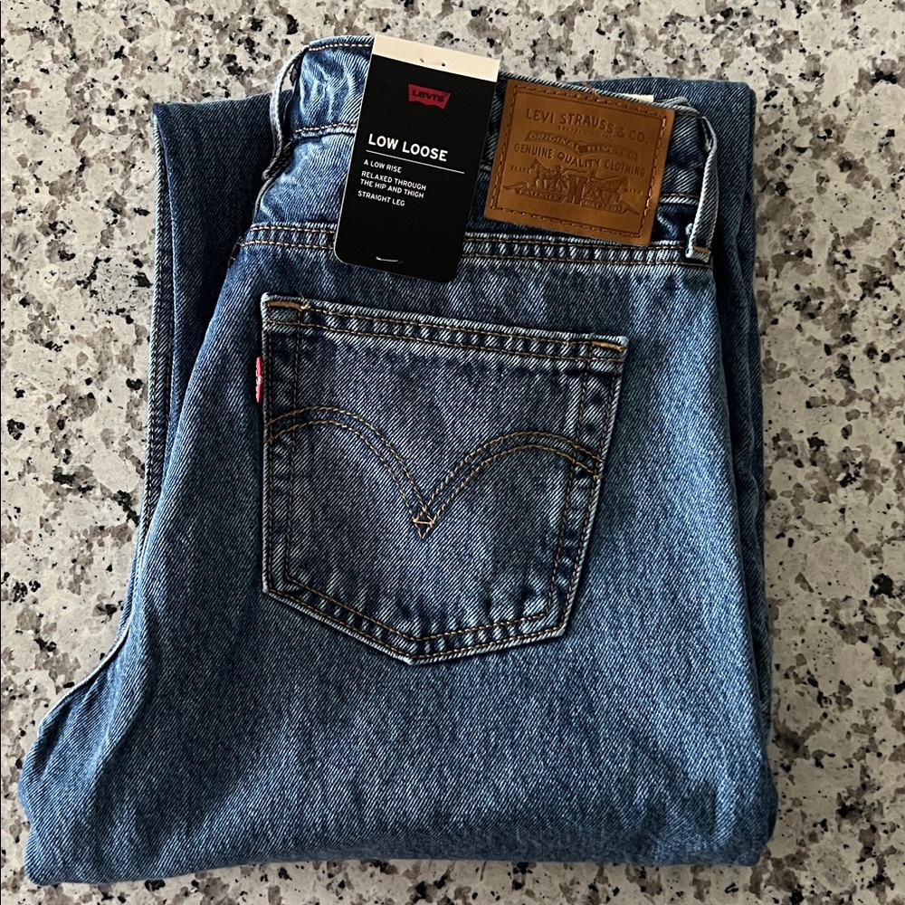 Levi's Low Loose- NWT
